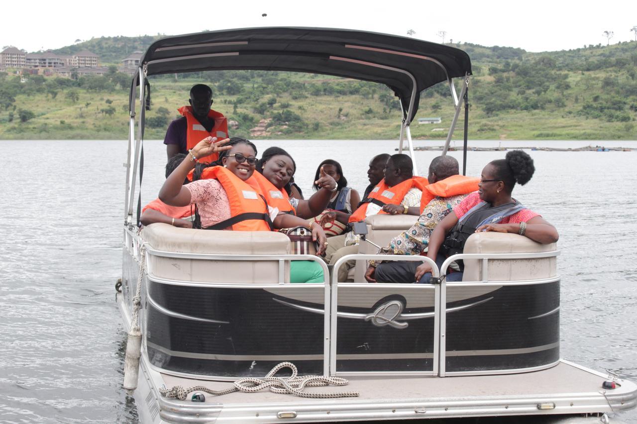 阿科松博沃尔塔酒店 Akosombo 外观 照片